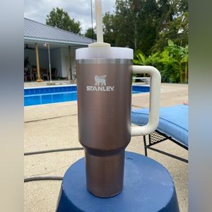 Stanley 40oz Quencher Rose Quartz Glow